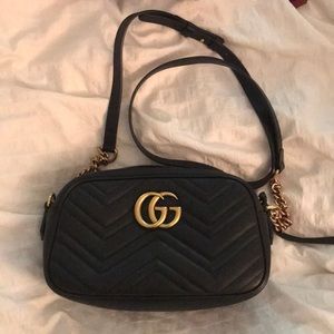 GG Marmont Small Shoulder Bag